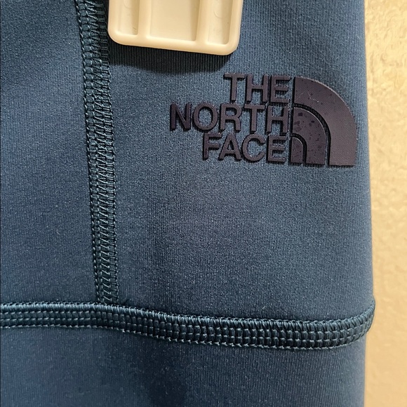 The Northface Women’s Paramount Tights NWT (XS) - Picture 2 of 8